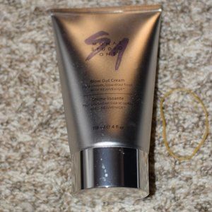 Monat Blow our cream